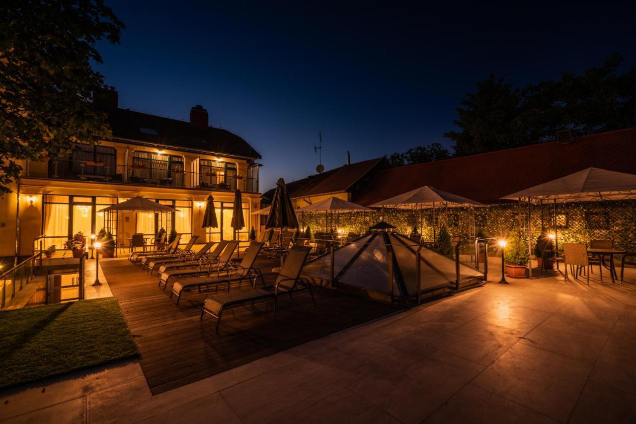Elizabeth Hotel Gyula Exterior photo
