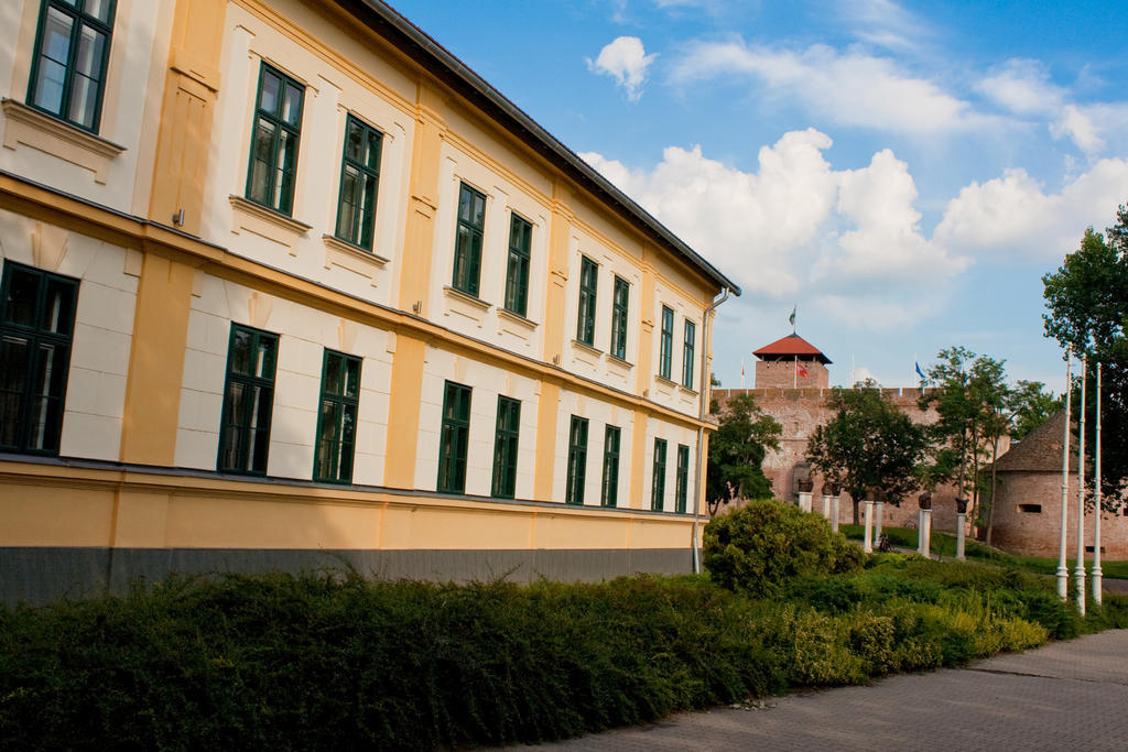 Elizabeth Hotel Gyula Exterior photo