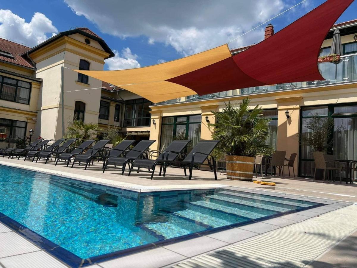 Elizabeth Hotel Gyula Exterior photo
