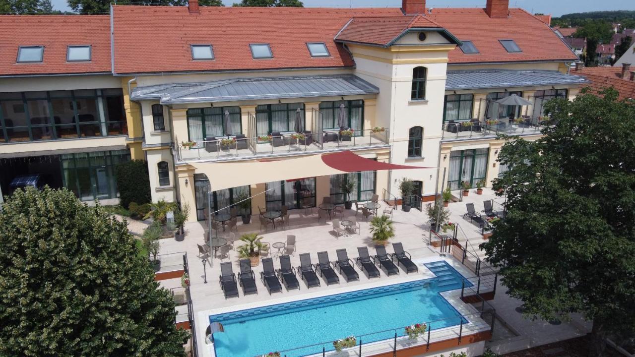 Elizabeth Hotel Gyula Exterior photo