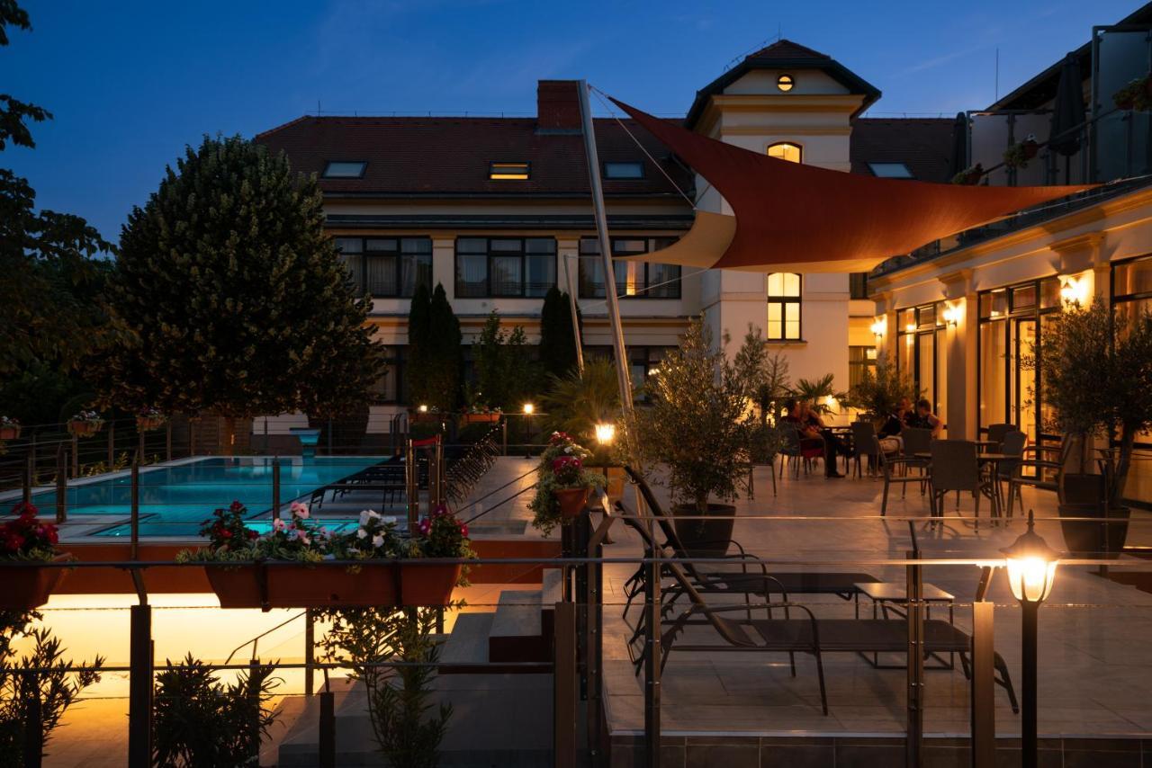 Elizabeth Hotel Gyula Exterior photo