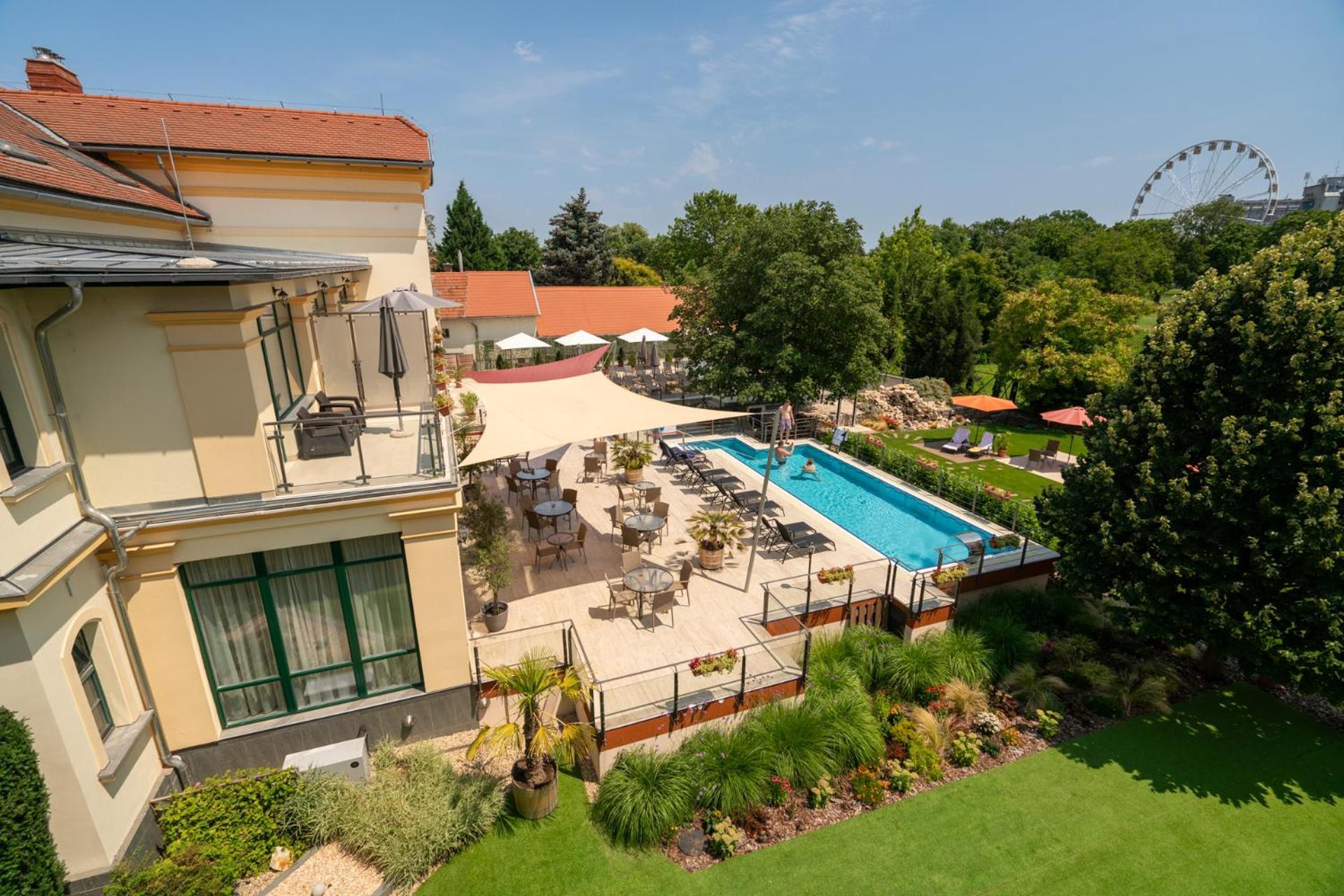 Elizabeth Hotel Gyula Exterior photo