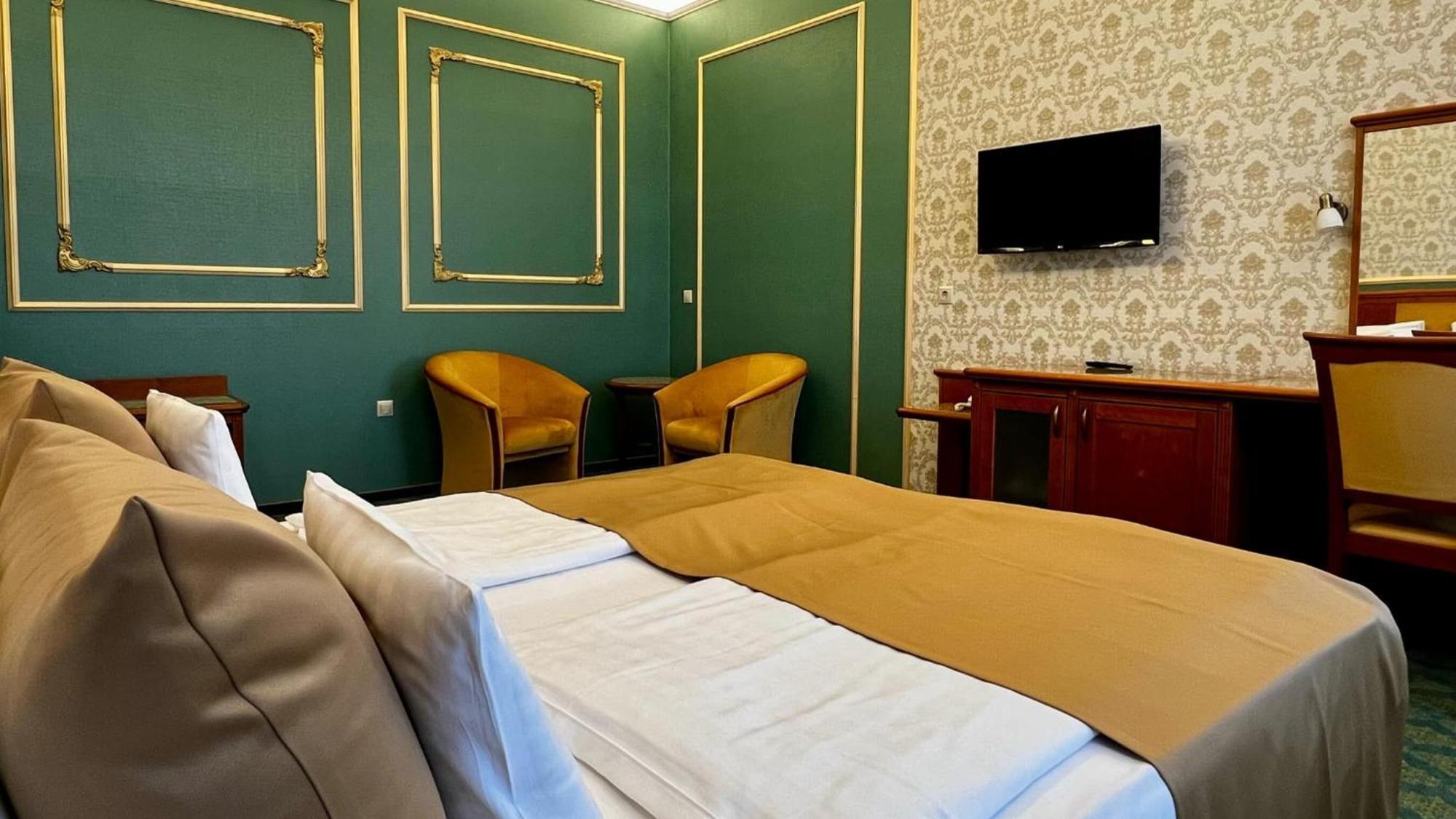 Elizabeth Hotel Gyula Exterior photo