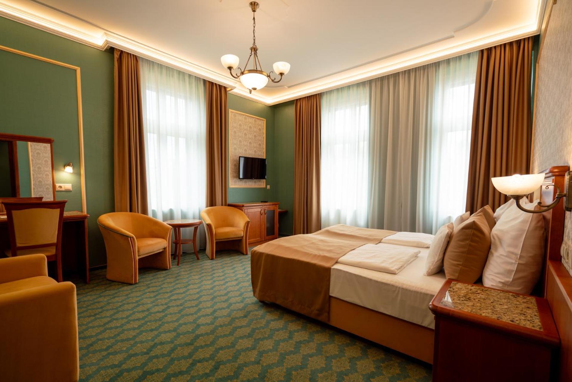 Elizabeth Hotel Gyula Exterior photo