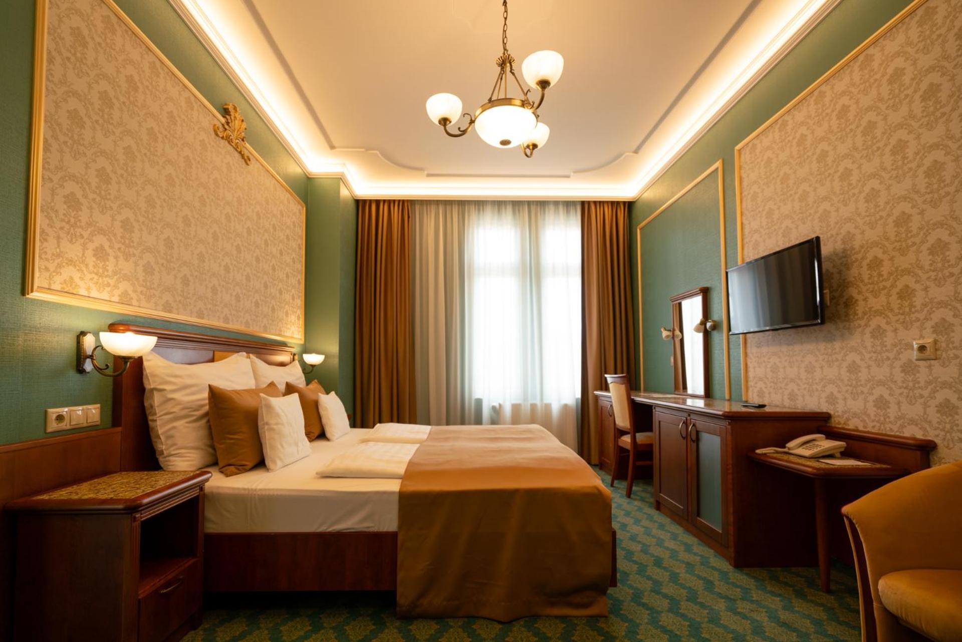 Elizabeth Hotel Gyula Exterior photo