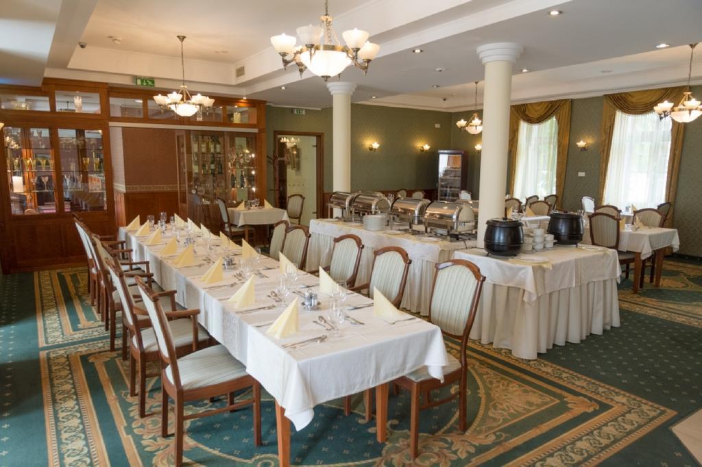 Elizabeth Hotel Gyula Exterior photo